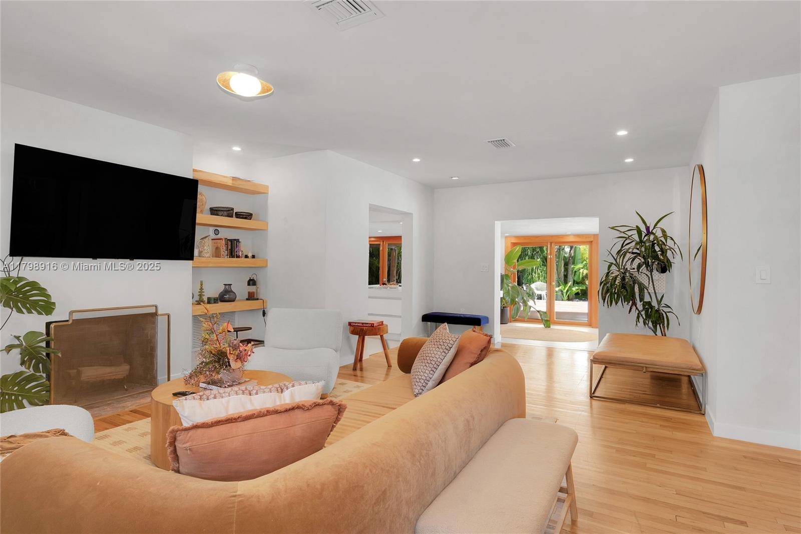 Coconut Grove, FL 33133,4031 Woodridge Rd
