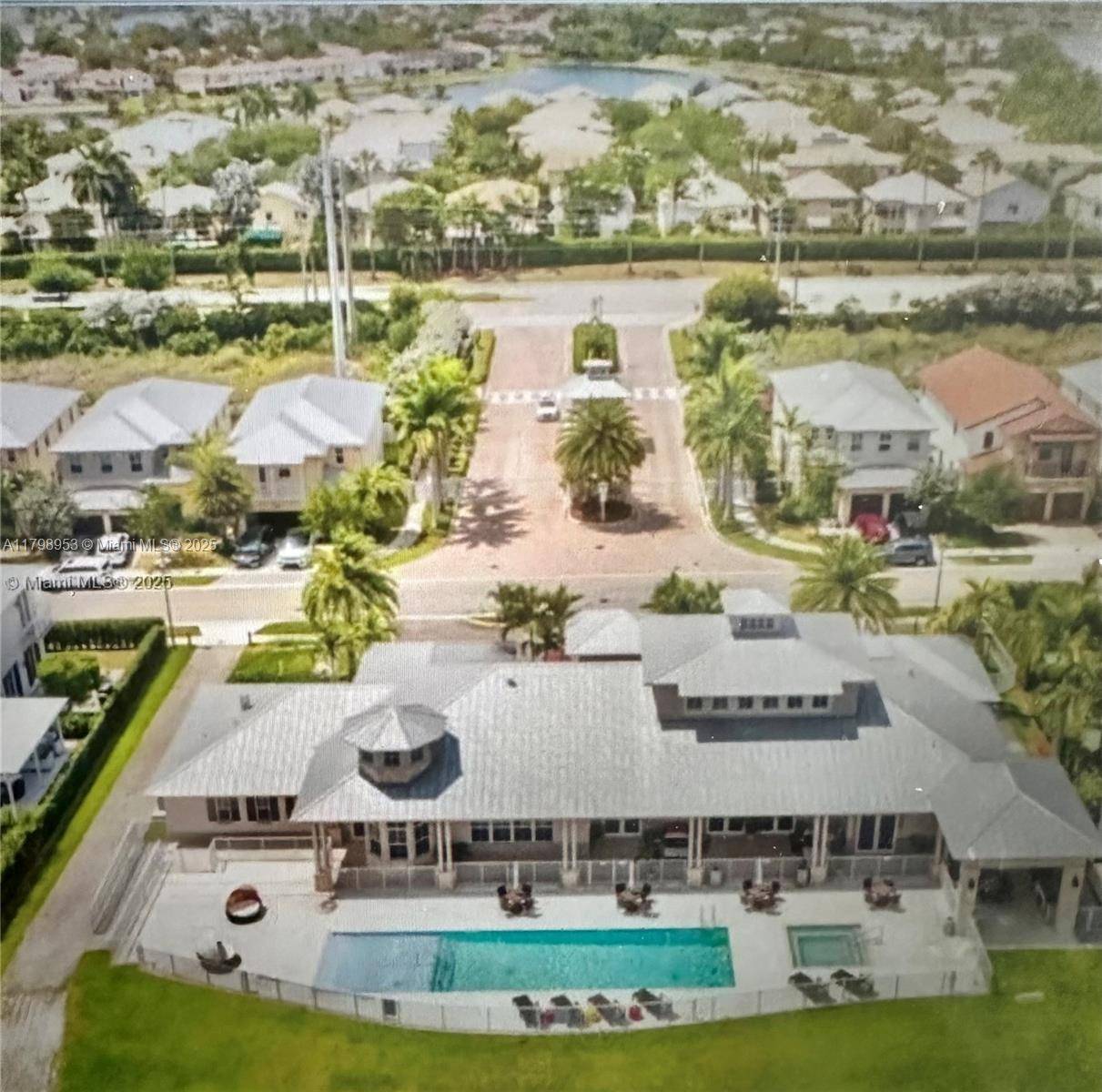 Doral, FL 33178,10464 NW 70th Ln