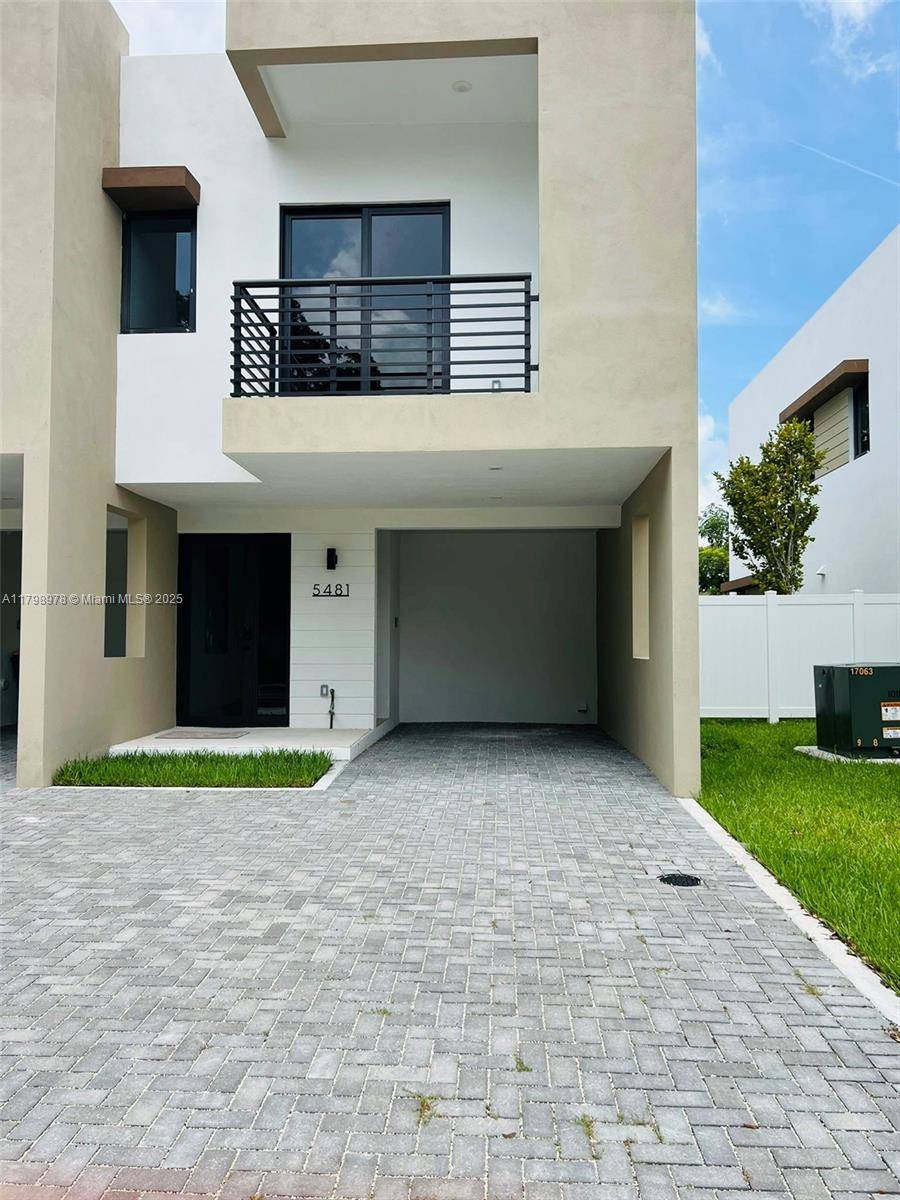 Dania Beach, FL 33314,5521 W Oak Way #5521