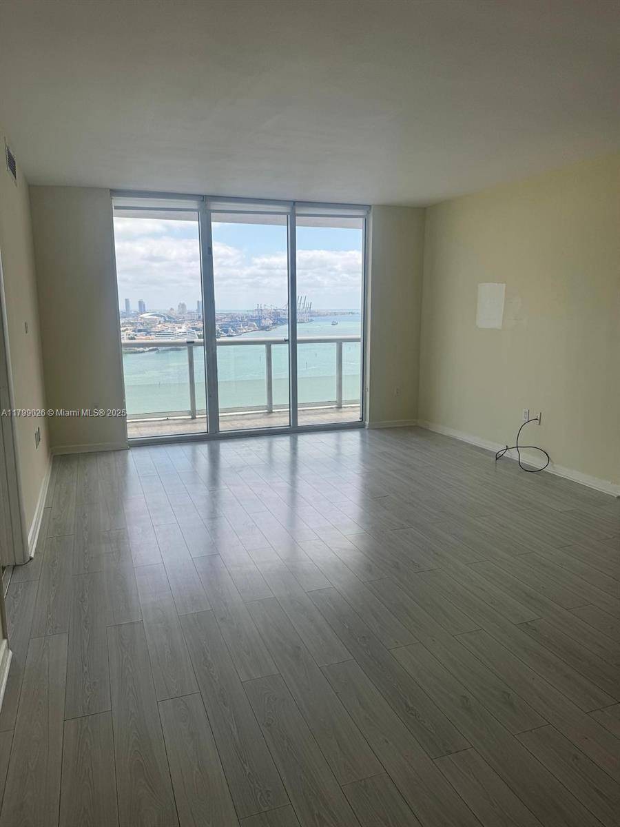 Miami, FL 33132,50 Biscayne Blvd #2204