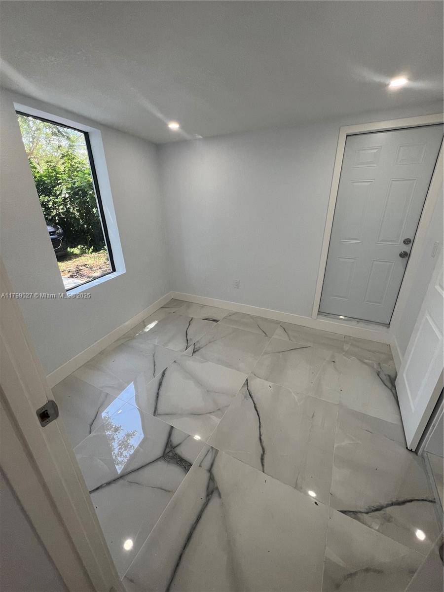 North Miami, FL 33161,1535 NE 139th St