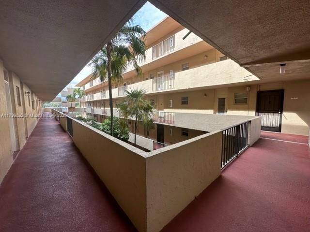Plantation, FL 33317,403 NW 68th Ave #309