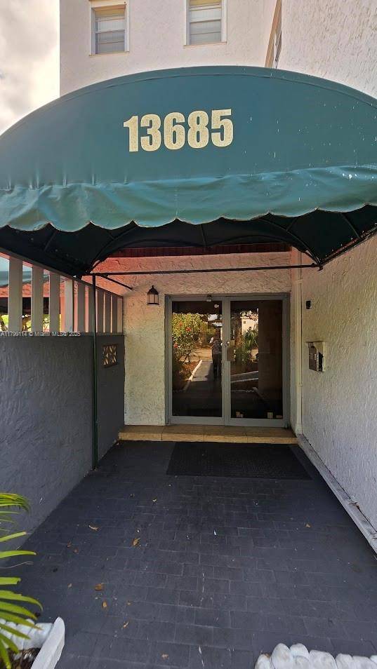 North Miami, FL 33161,13685 NE 10th Ave #209