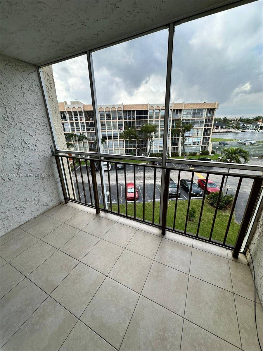 Hallandale Beach, FL 33009,701 Three Islands Blvd #414
