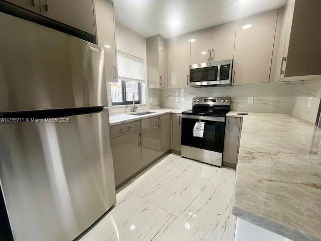 Lauderdale Lakes, FL 33309,4040 NW 31st Ter #4