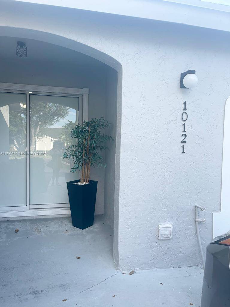 Doral, FL 33178,10121 NW 51st Ln