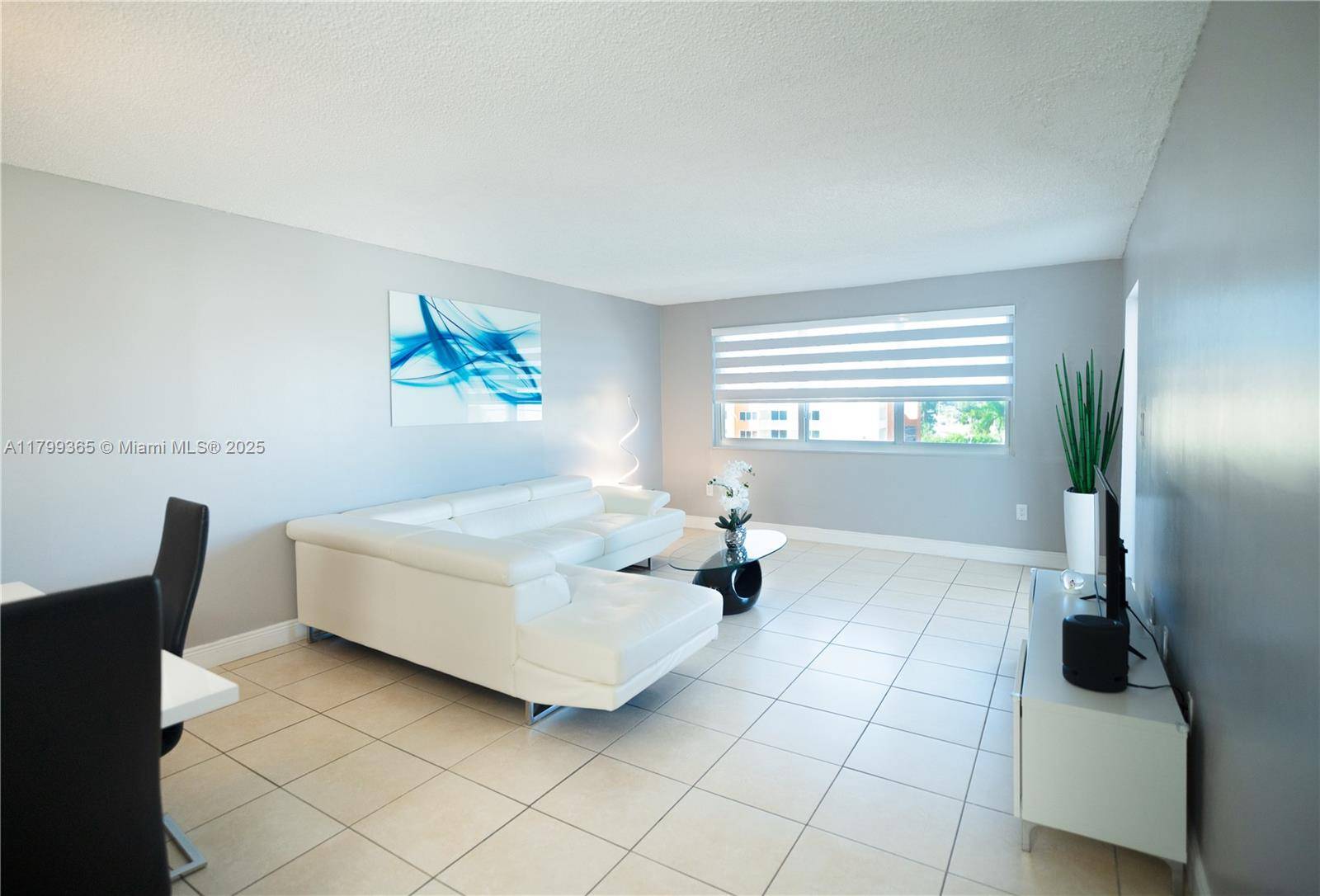 Hialeah, FL 33015,6950 Miami Gardens Dr #2-502