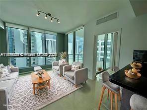 Miami, FL 33131,300 S Biscayne Blvd #2111