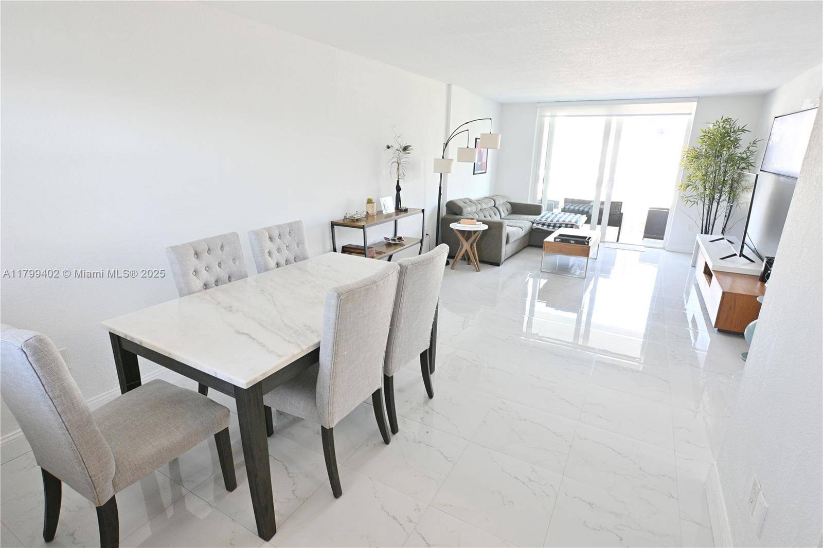 Miami Beach, FL 33139,947 Lenox Ave #504
