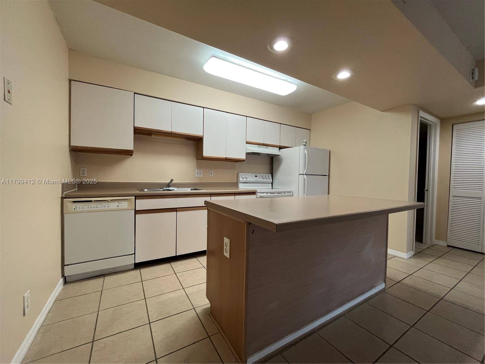 Pompano Beach, FL 33069,3985 W Mcnab Rd #A202