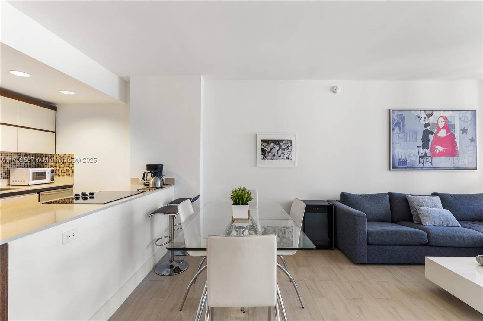 Miami Beach, FL 33139,2155 Washington #401