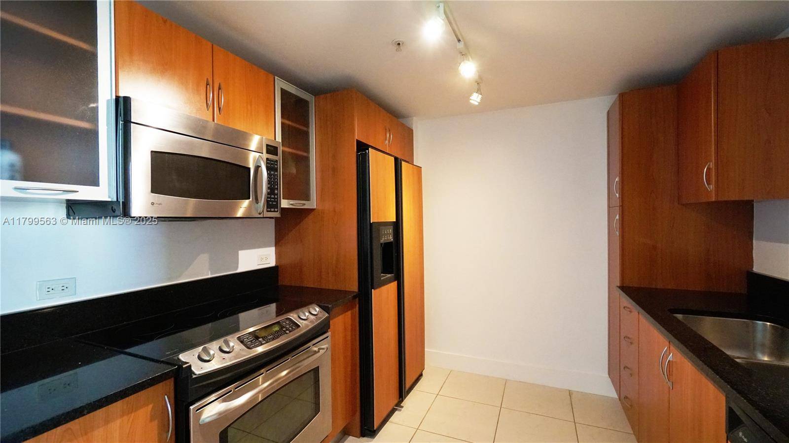 Aventura, FL 33180,18800 NE 29th Ave #622