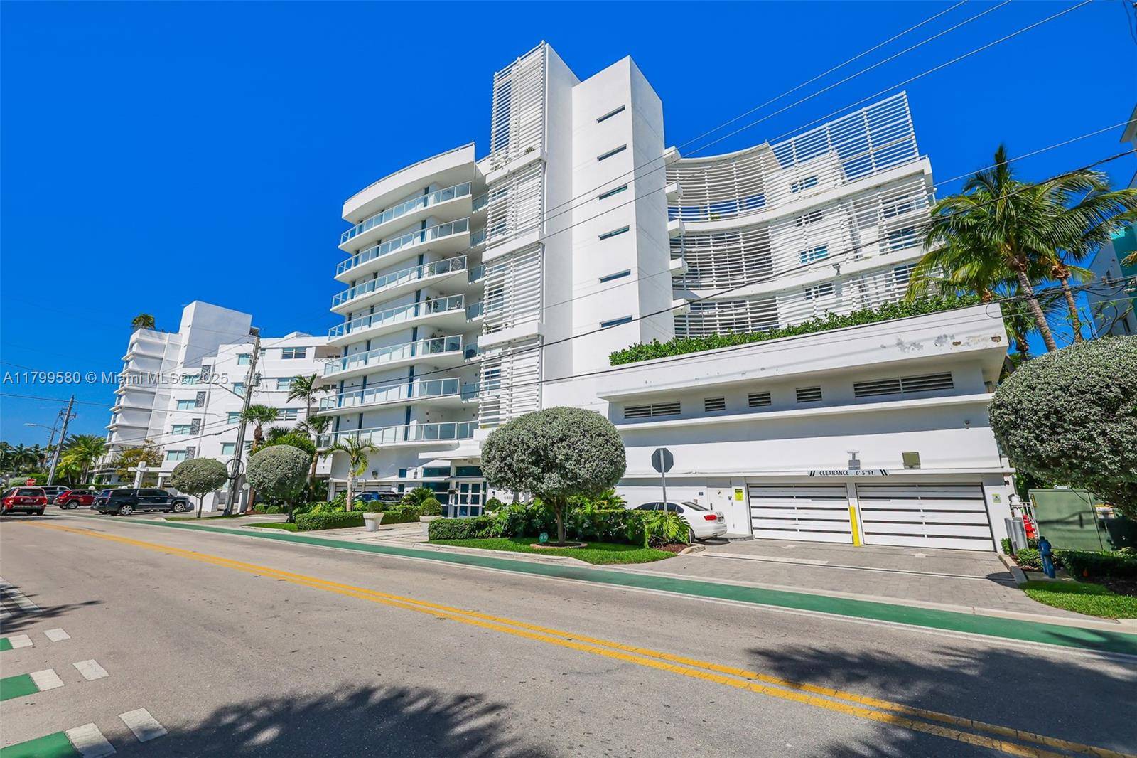Bay Harbor Islands, FL 33154,9821 E Bay Harbor Dr. #402
