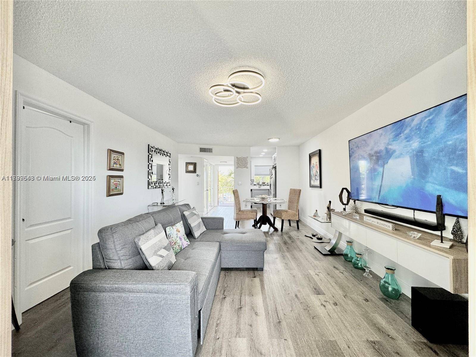 Sunrise, FL 33322,8305 Sunrise Lakes Blvd #302