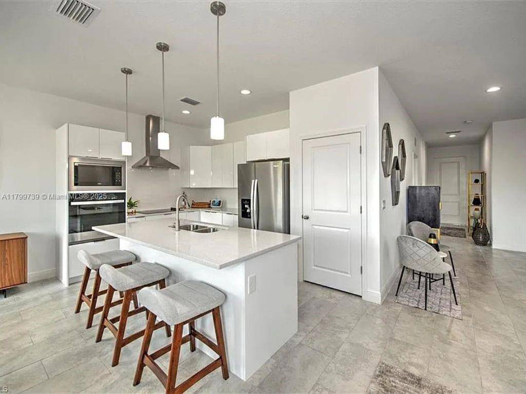 La Belle, FL 33935,6208 forest ct