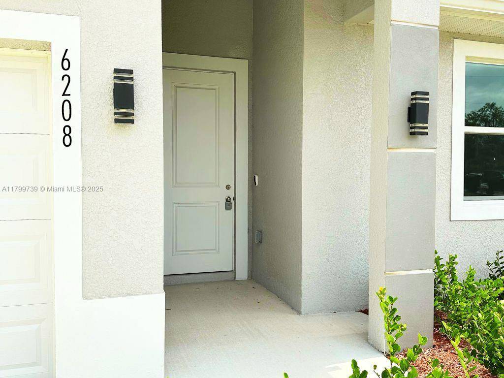 La Belle, FL 33935,6208 forest ct