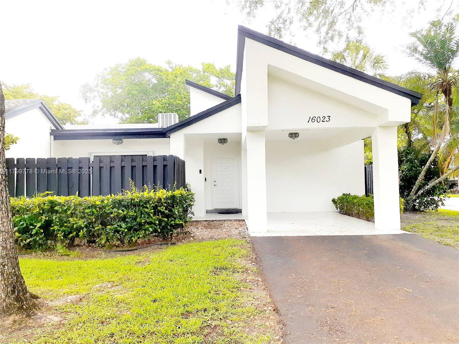 Weston, FL 33326,16023 S Fairway Ter #118