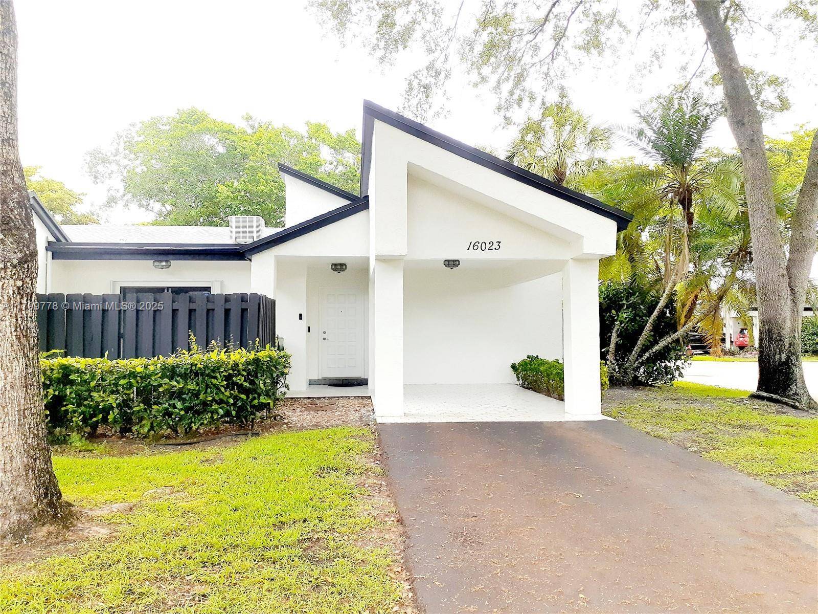 Weston, FL 33326,16023 S Fairway Ter #118