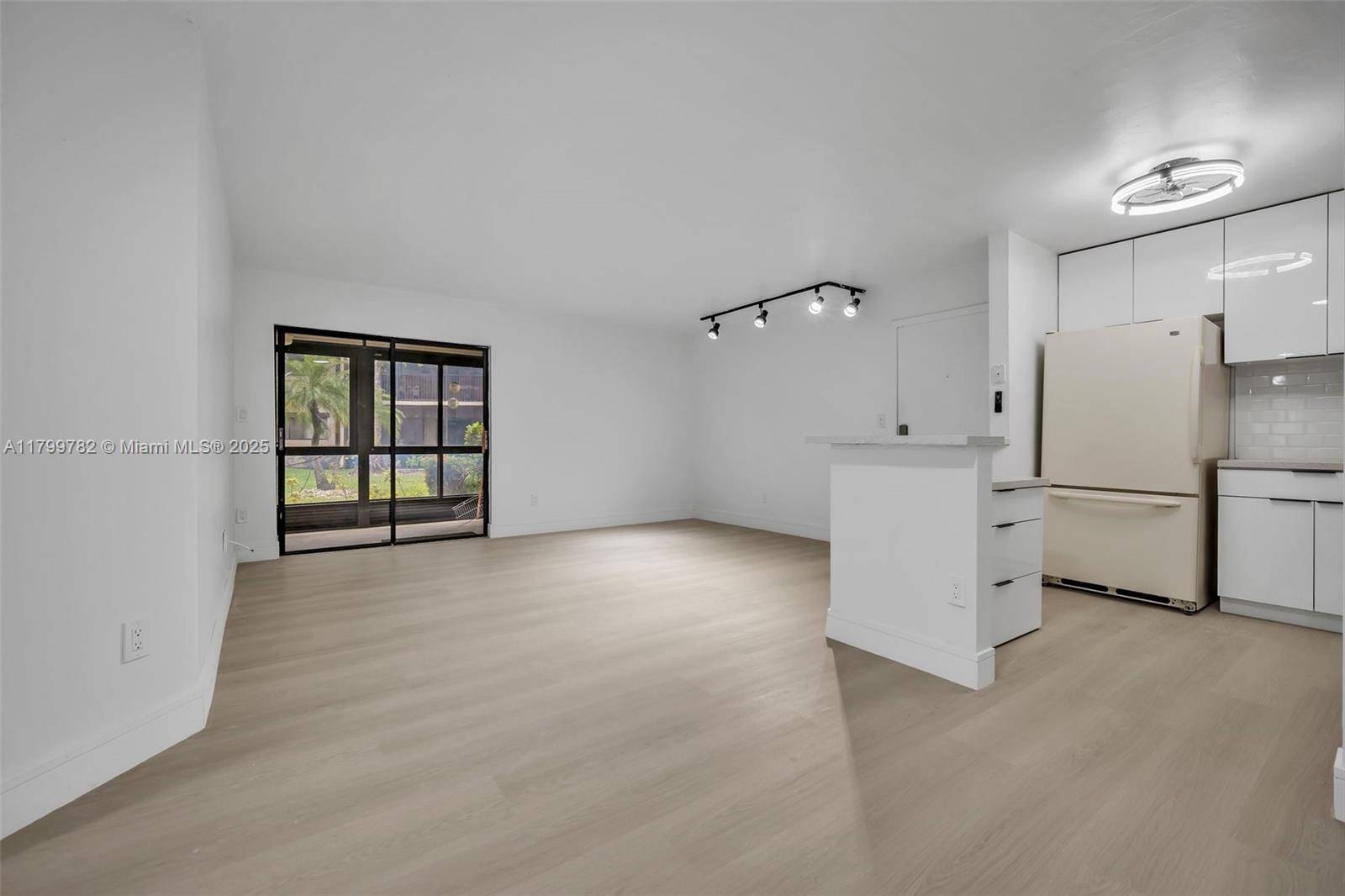 Tamarac, FL 33321,9514 N Belfort Cir #112
