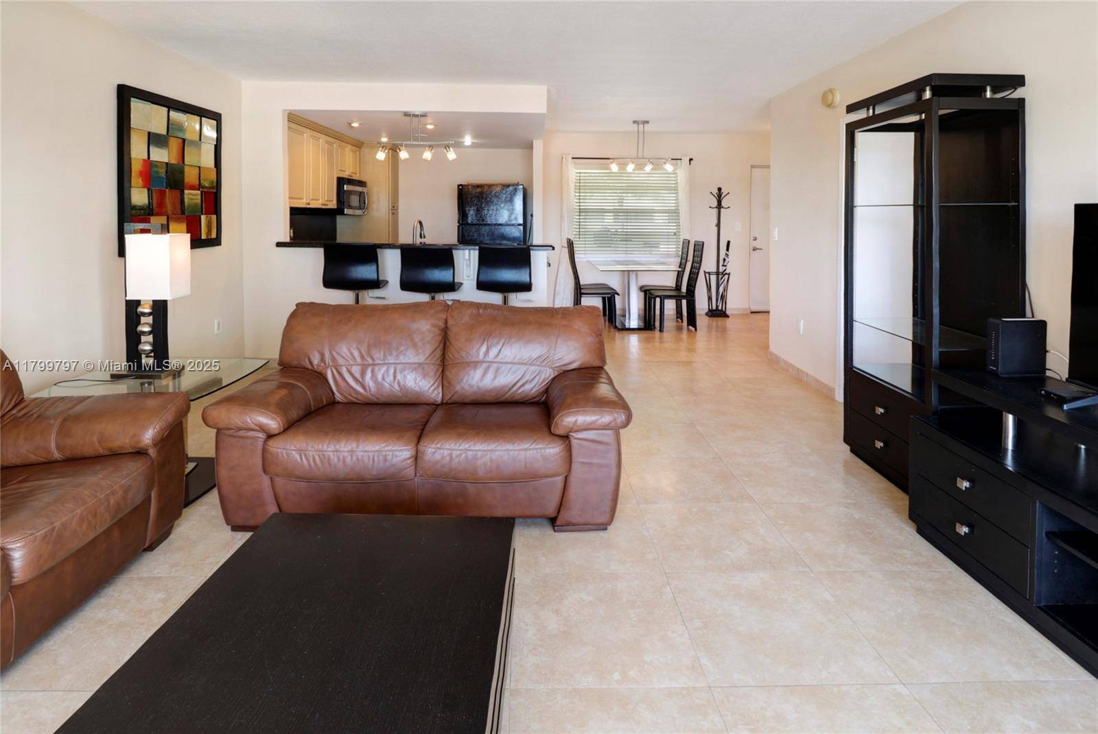 Sunny Isles Beach, FL 33160,220 Kings Point Dr #403