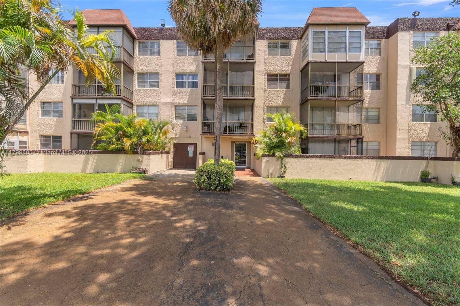 Plantation, FL 33313,7300 NW 17th St #203