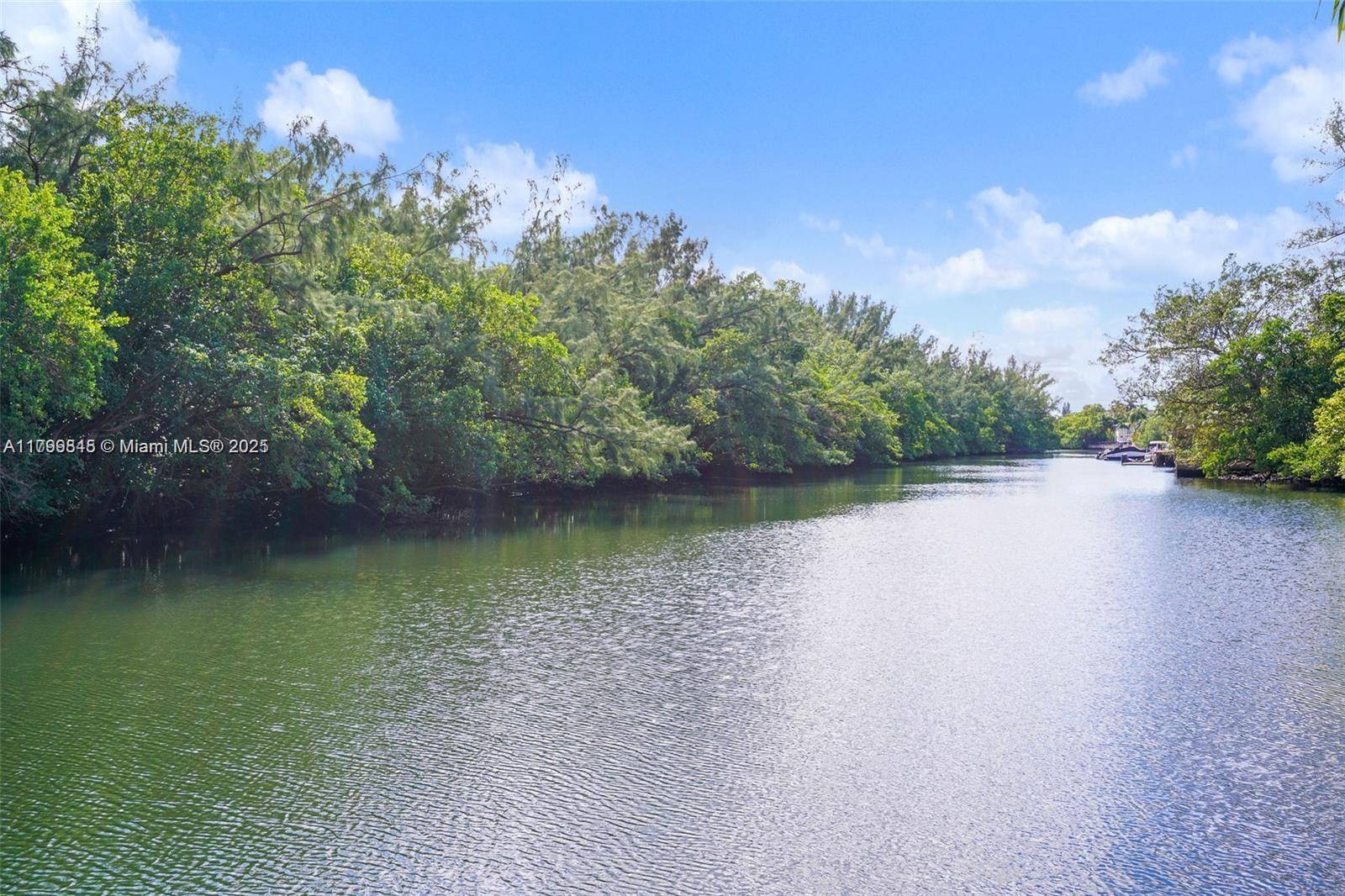 North Miami, FL 33181,1860 Venice Park Dr #101