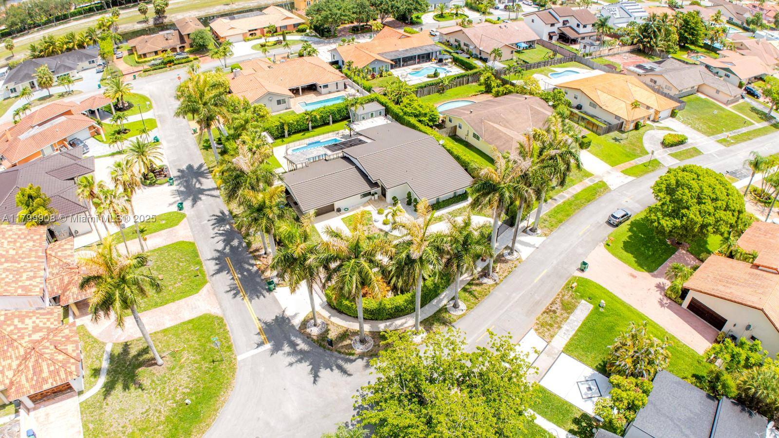 Hialeah, FL 33015,7345 N Oakmont Dr