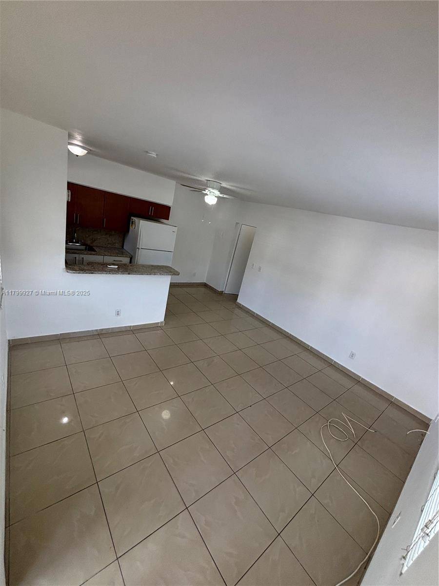 Miami, FL 33150,520 NW 97th St #522
