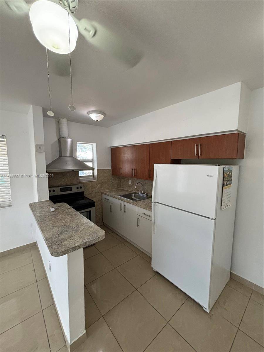 Miami, FL 33150,520 NW 97th St #522