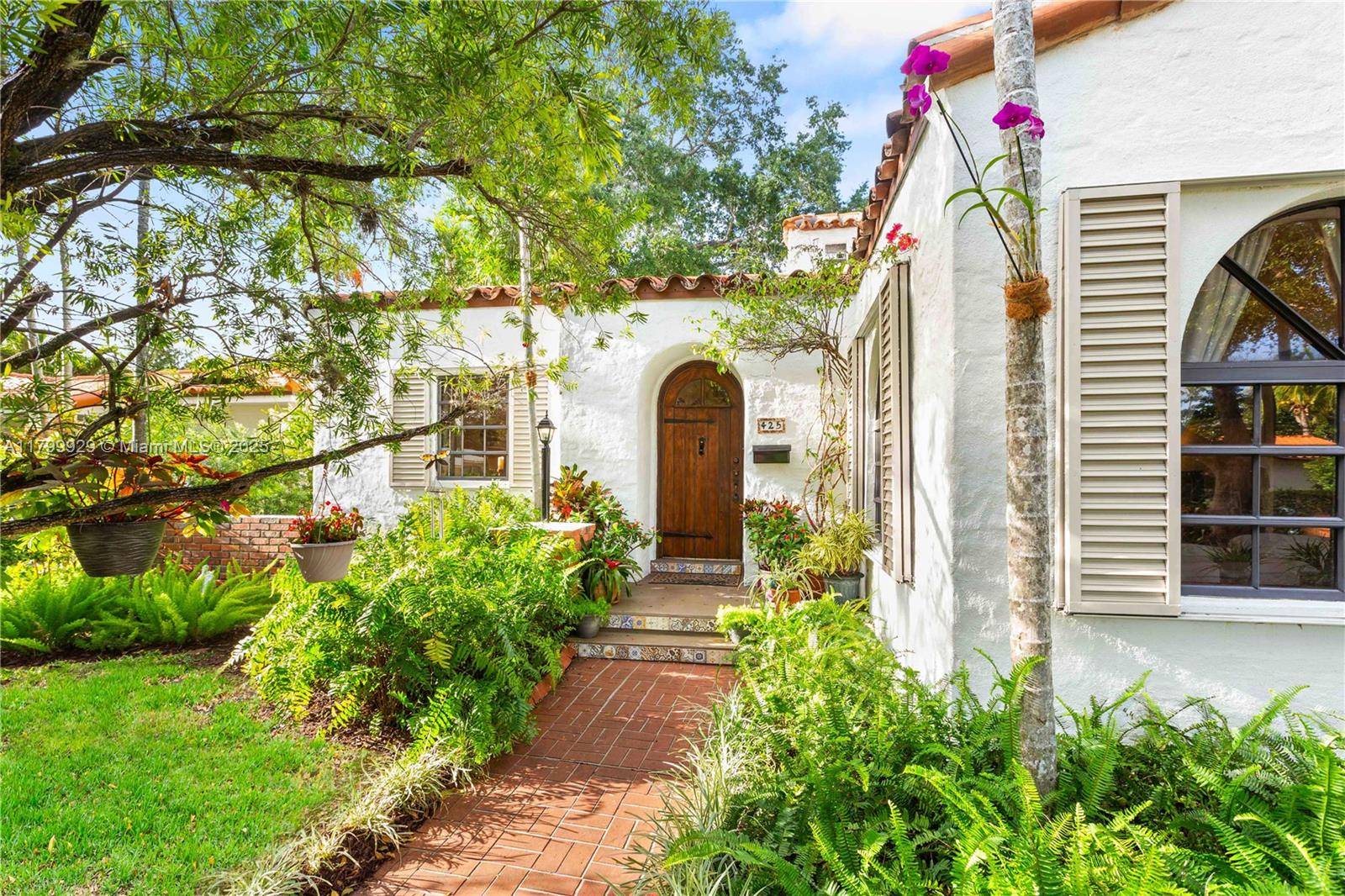 Coral Gables, FL 33146,425 Cadagua Ave