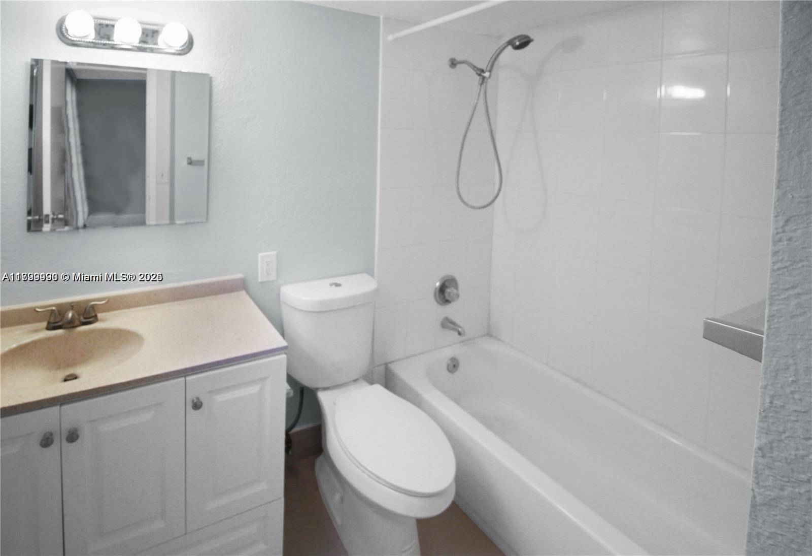 Sunny Isles Beach, FL 33160,17021 N Bay Rd #105