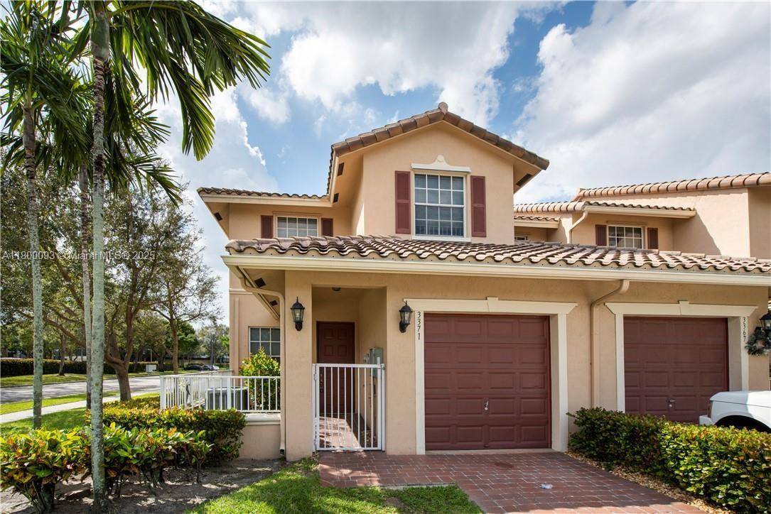 Davie, FL 33328,3371 Lakeside Dr #27