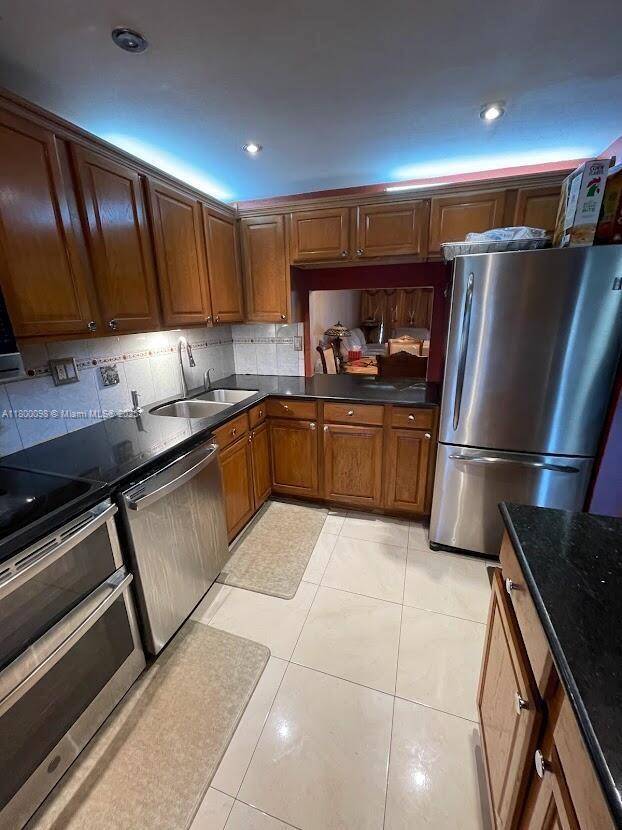 Tamarac, FL 33321,8360 Sands Point Blvd #G209