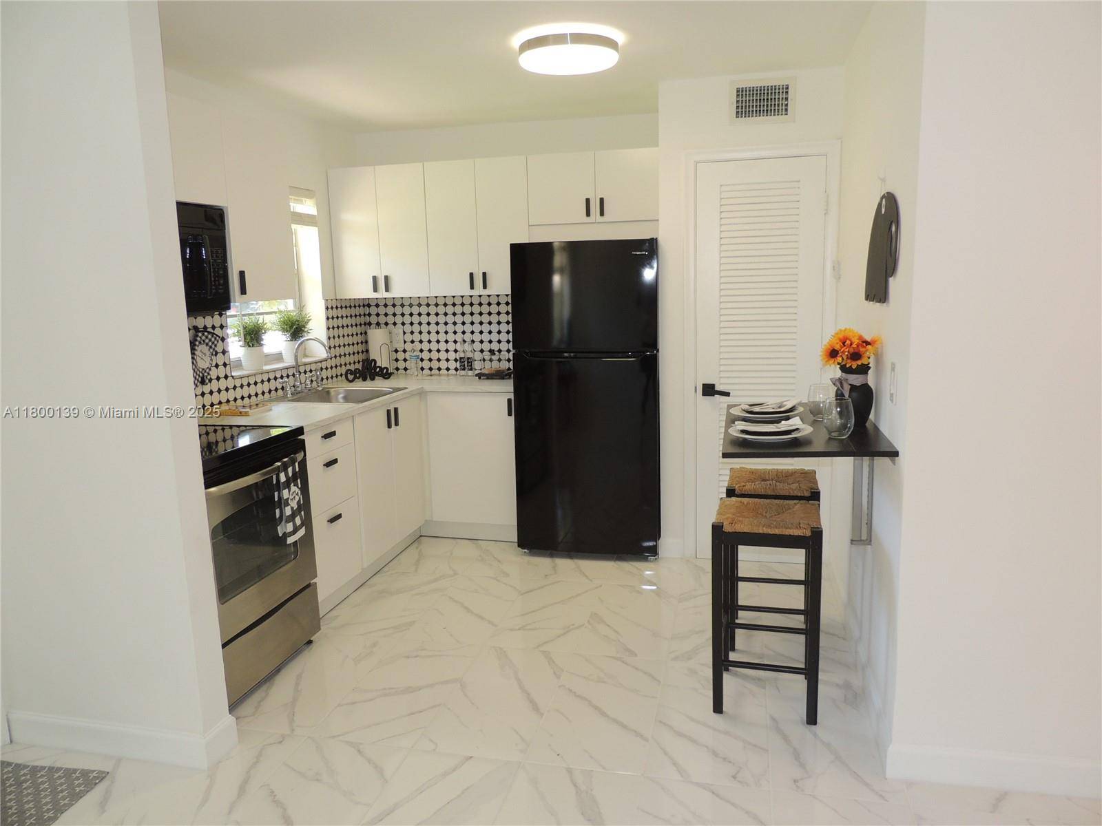 Oakland Park, FL 33334,5156 NE 6th Ave #212