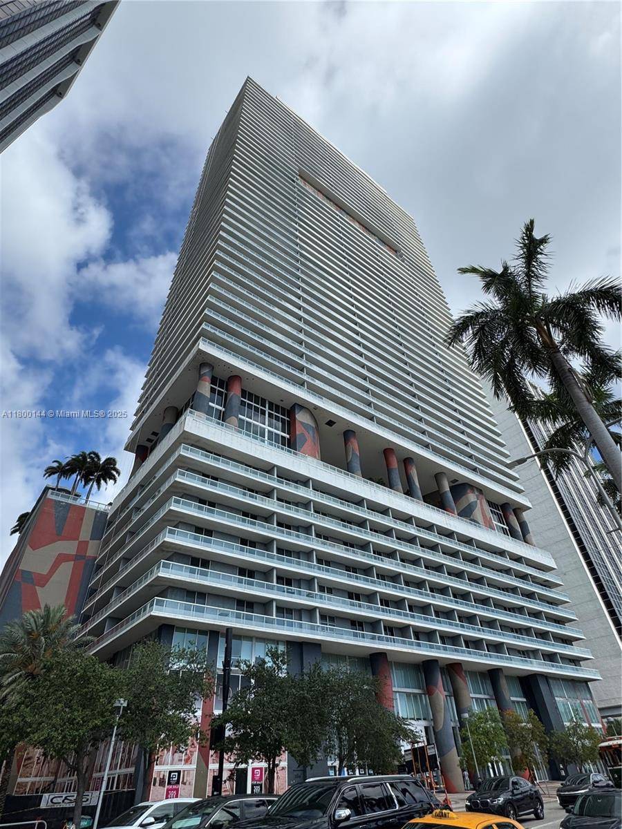 Miami, FL 33132,50 Biscayne Blvd #504