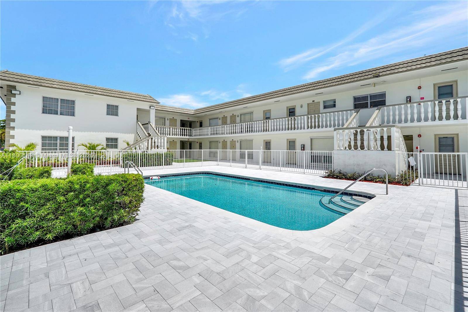 Hollywood, FL 33021,5450 Hollywood Blvd #108