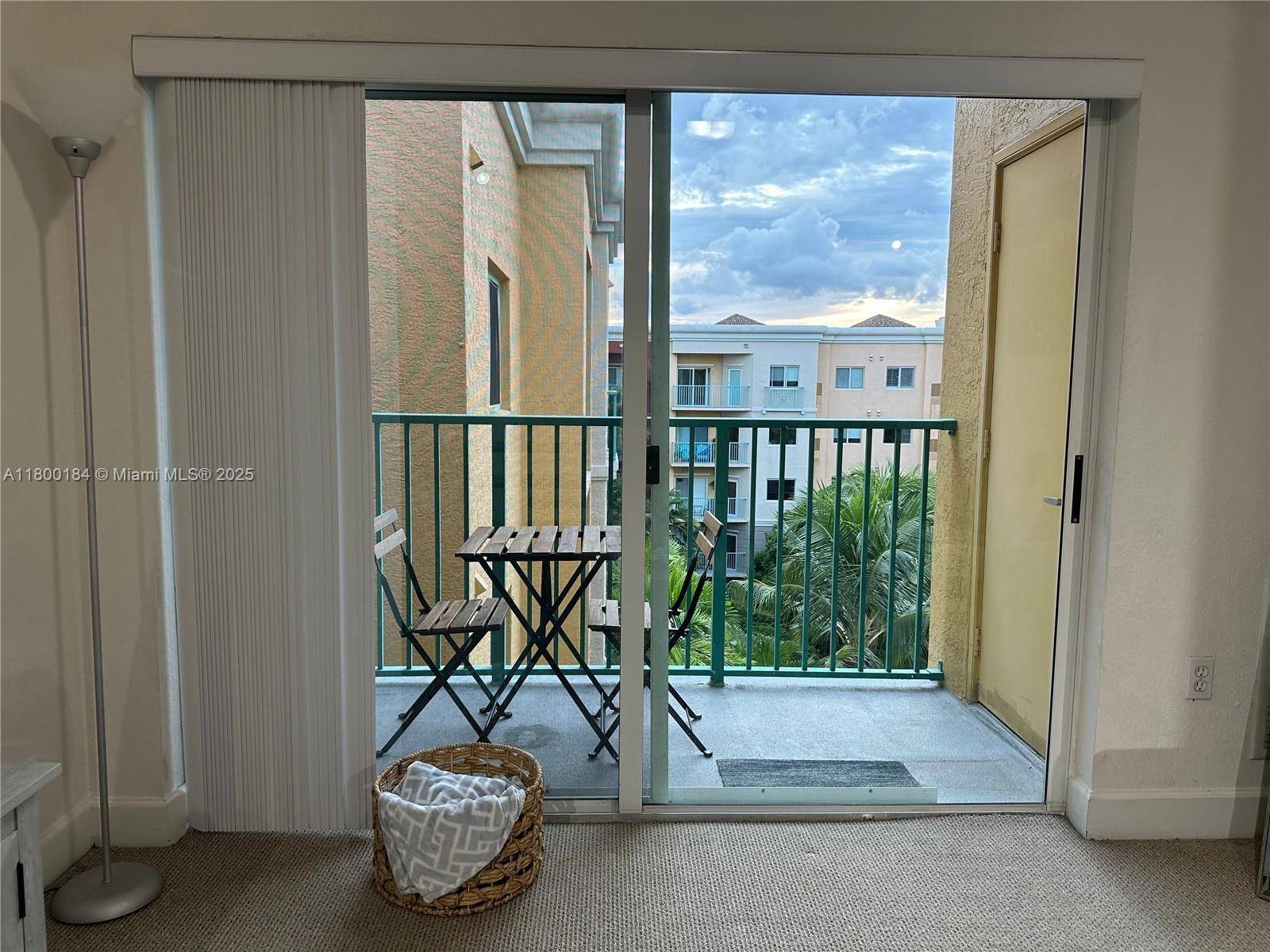 South Miami, FL 33143,6001 SW 70th St #621