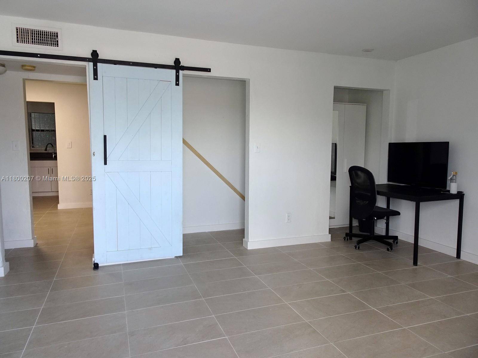 North Miami, FL 33161,13500 NE 3rd Ct #217