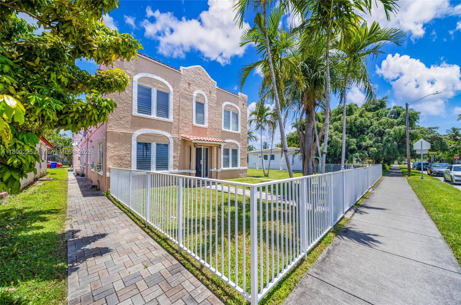 Hollywood, FL 33020,1621 Van Buren St #1-11