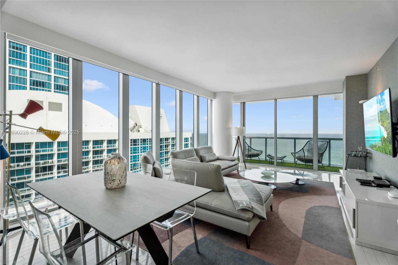 Miami Beach, FL 33141,6799 Collins Ave #1602