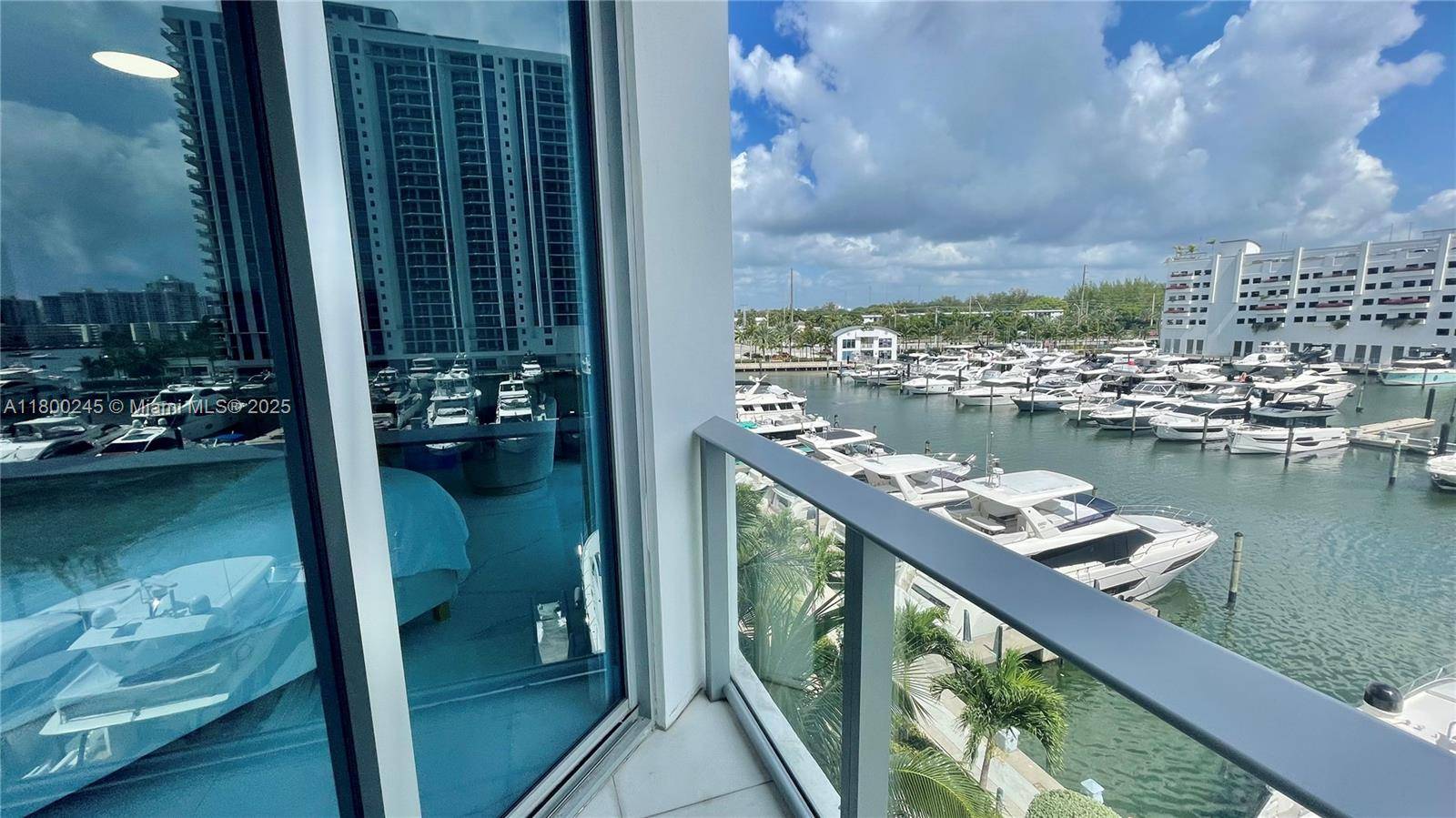 North Miami Beach, FL 33160,17111 Biscayne Blvd #403
