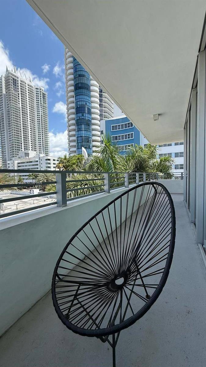 Miami Beach, FL 33140,6080 Collins Ave #402