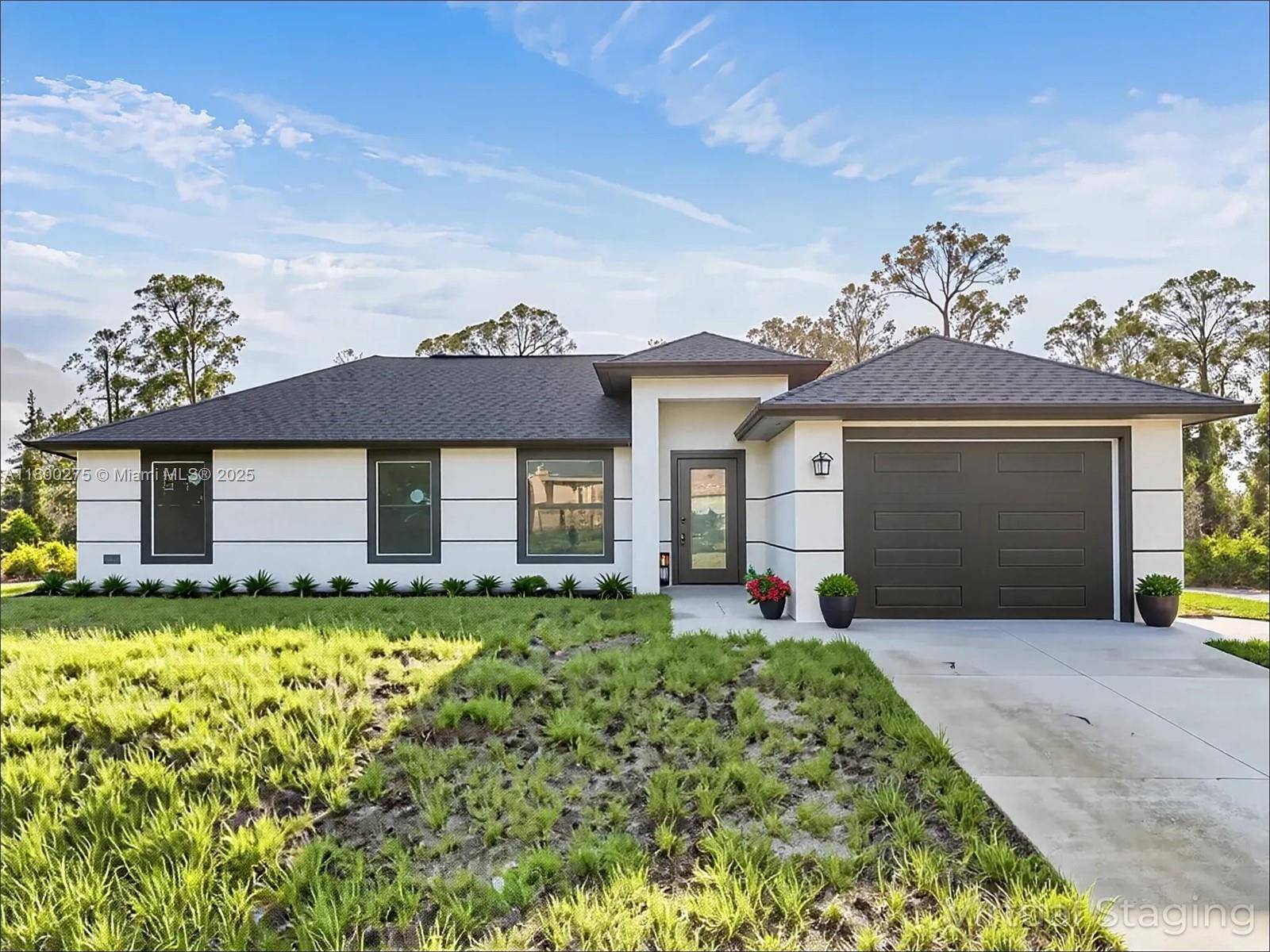 Lehigh Acres, FL 33972,817 Moore AVE