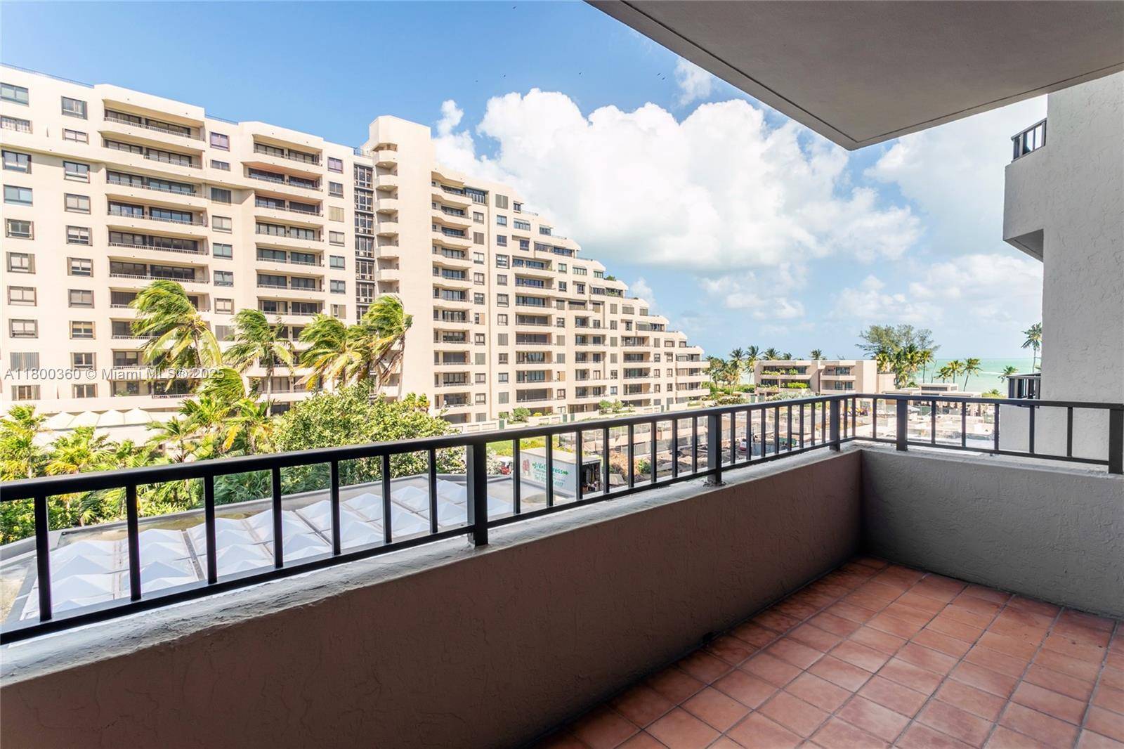 Key Biscayne, FL 33149,201 Crandon Blvd #424