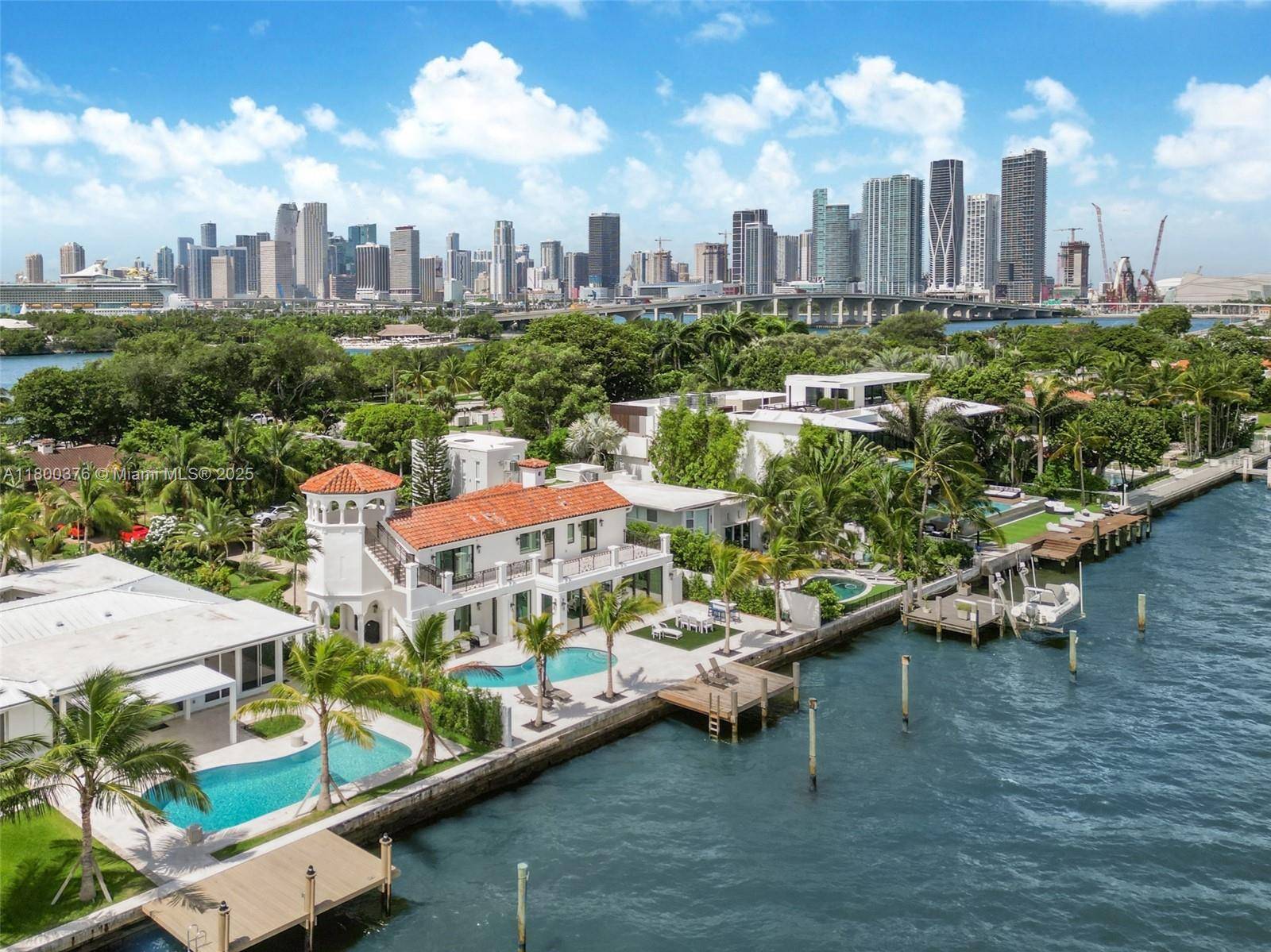 Miami, FL 33139,1001 N Venetian Dr