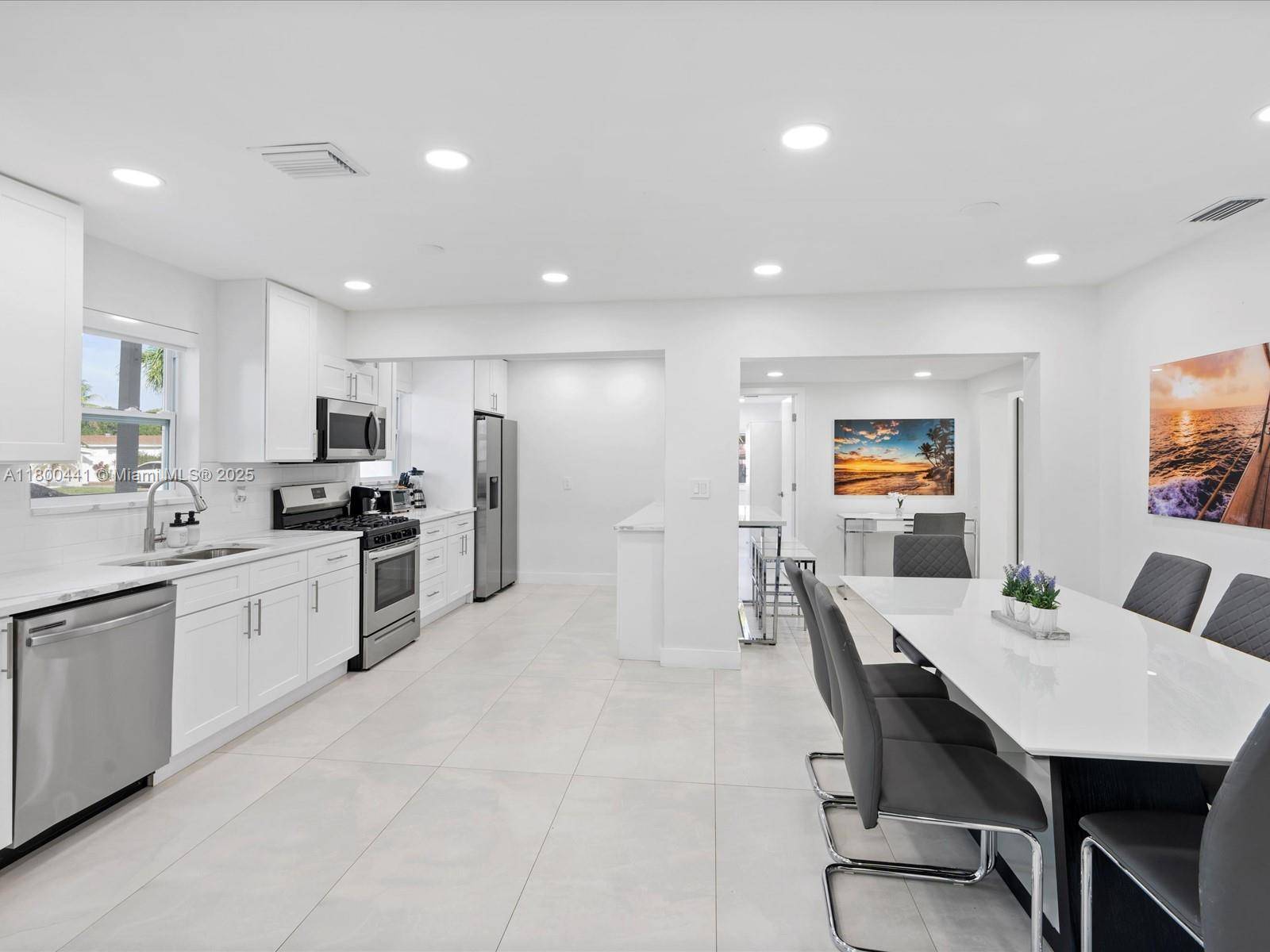 Hollywood, FL 33024,711 N 66th Ave