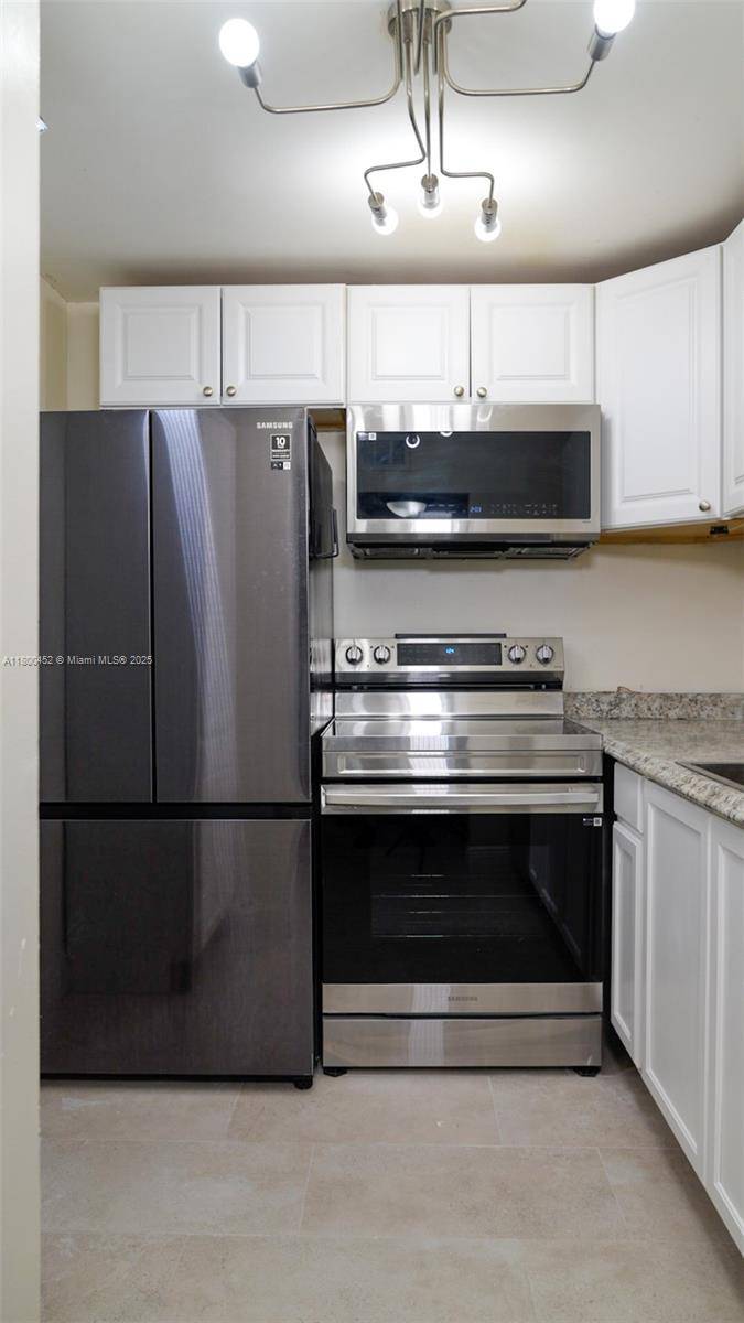 North Miami Beach, FL 33160,2935 NE 163rd St #4T