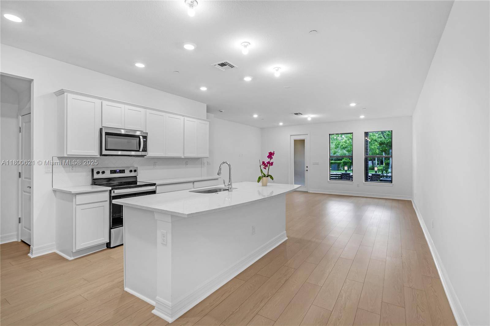Plantation, FL 33324,8353 NW 7th Pl