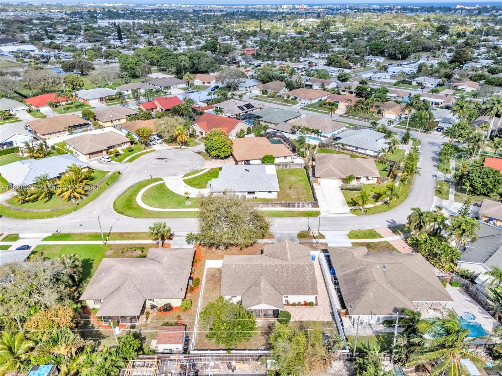 Lantana, FL 33462,981 Wynndale Way
