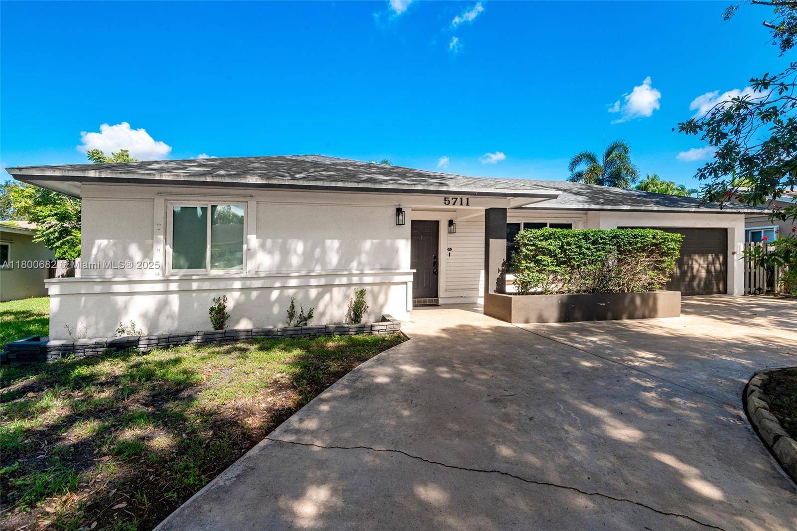 Cooper City, FL 33330,5711 SW 118th Ave